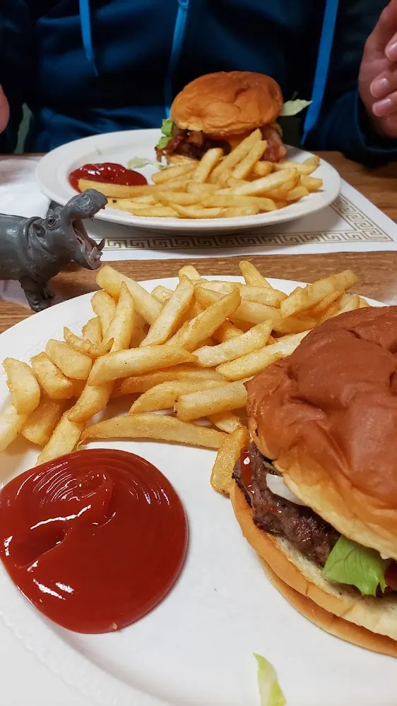 1 2 lb Bacon Burger on Hawaiian Roll w Fries